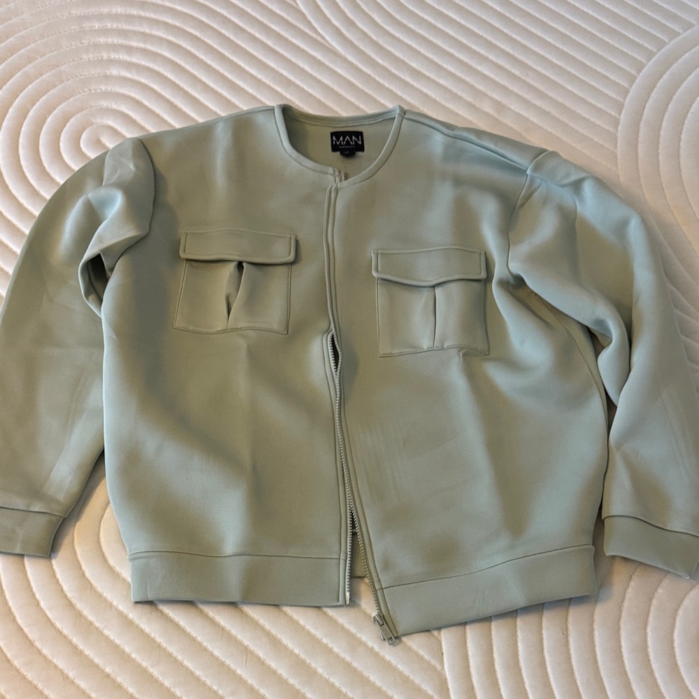 BoohooMAN Sage Green Top